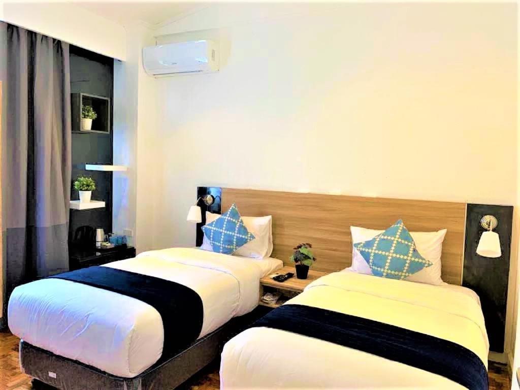 Chateau Bleu Resort Каламба Екстериор снимка
