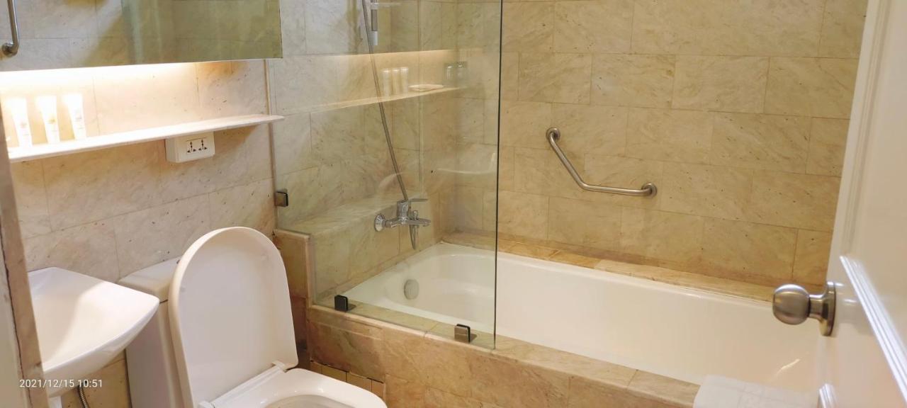 Chateau Bleu Resort Каламба Екстериор снимка